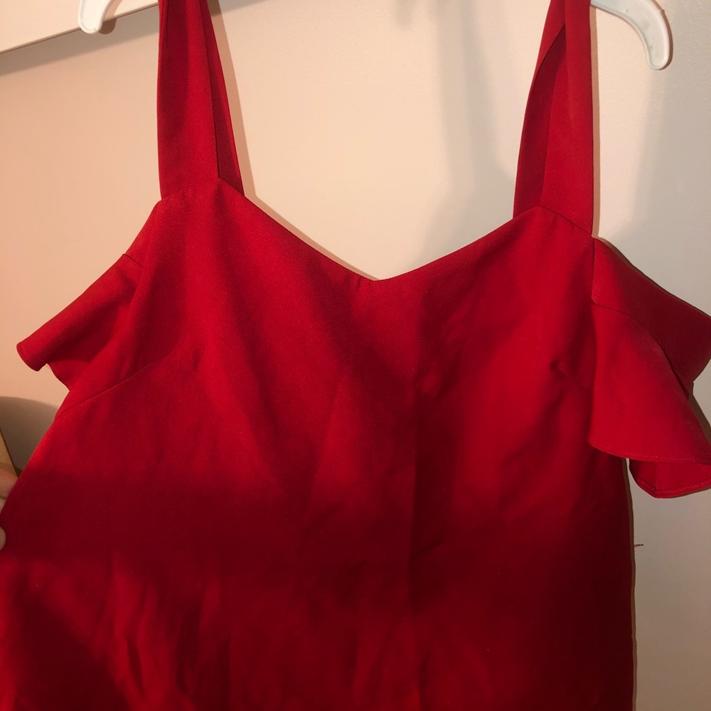 Large Francesca’s flowy red top